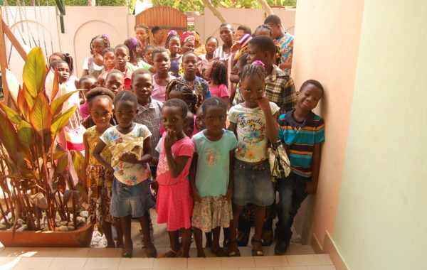 Orphelinat DONATIN Christmas program